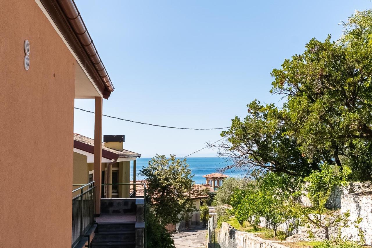Cavi Sea View Apartment Lavagna Buitenkant foto